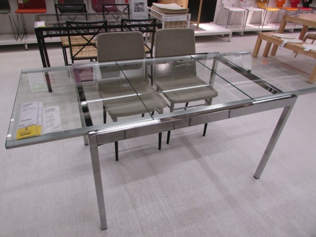 プチプラ 収納スペース 無垢材 Ikeaのテーブルは目的別で探そう